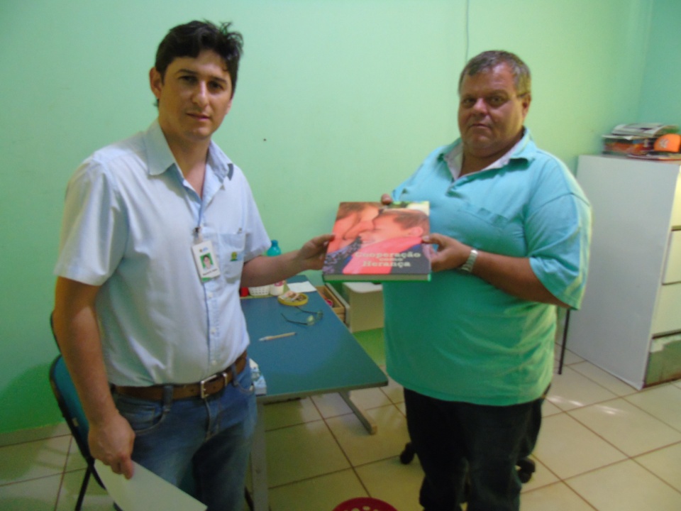 Cooper Alfa fez a entrega do livro “Cooperação como Herança” nas escolas de Nova Alvorada do Sul