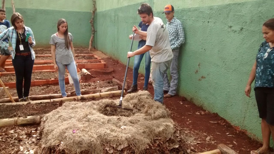 Escola Barão de Douradina é pioneira no estado em compostagem com método UFSC
