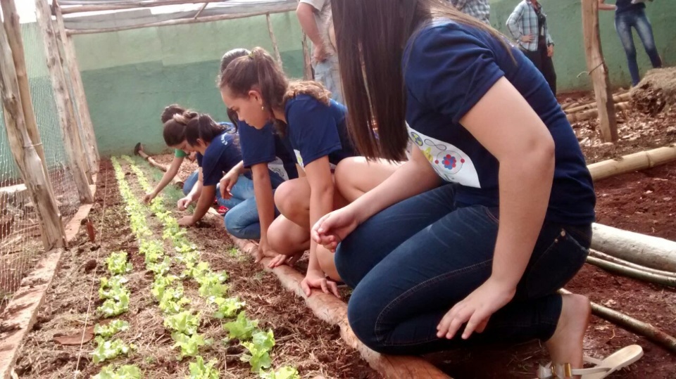 Escola Barão de Douradina é pioneira no estado em compostagem com método UFSC