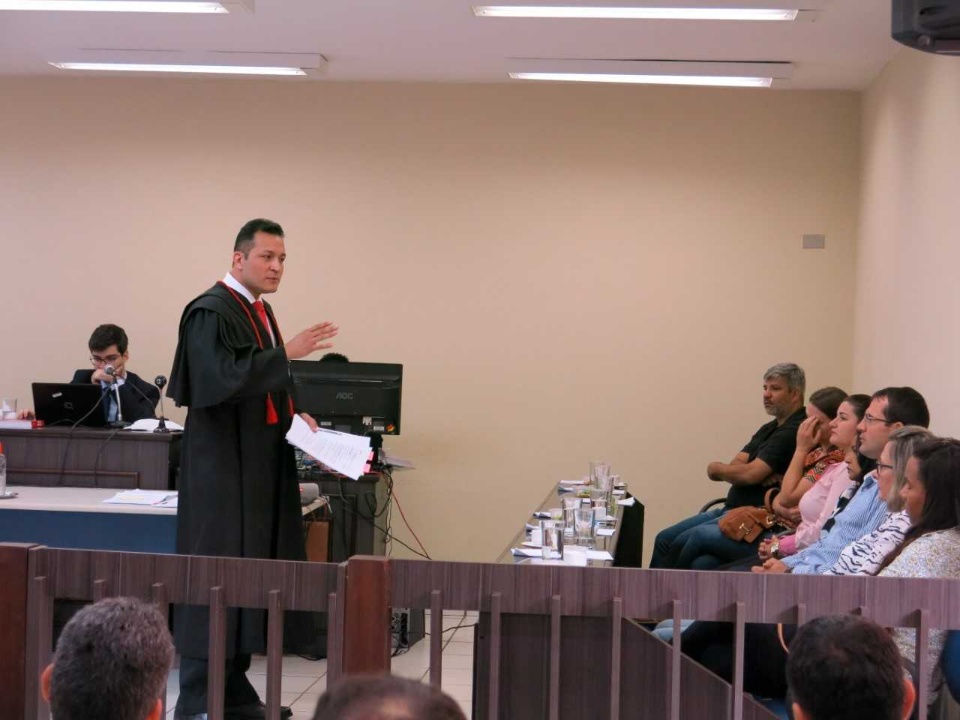 Homem acusado de matar investigador de polícia é condenado a mais de 28 anos de prisão Homem acusado de matar investigador de polícia é condenado a mais de 28 anos de prisão