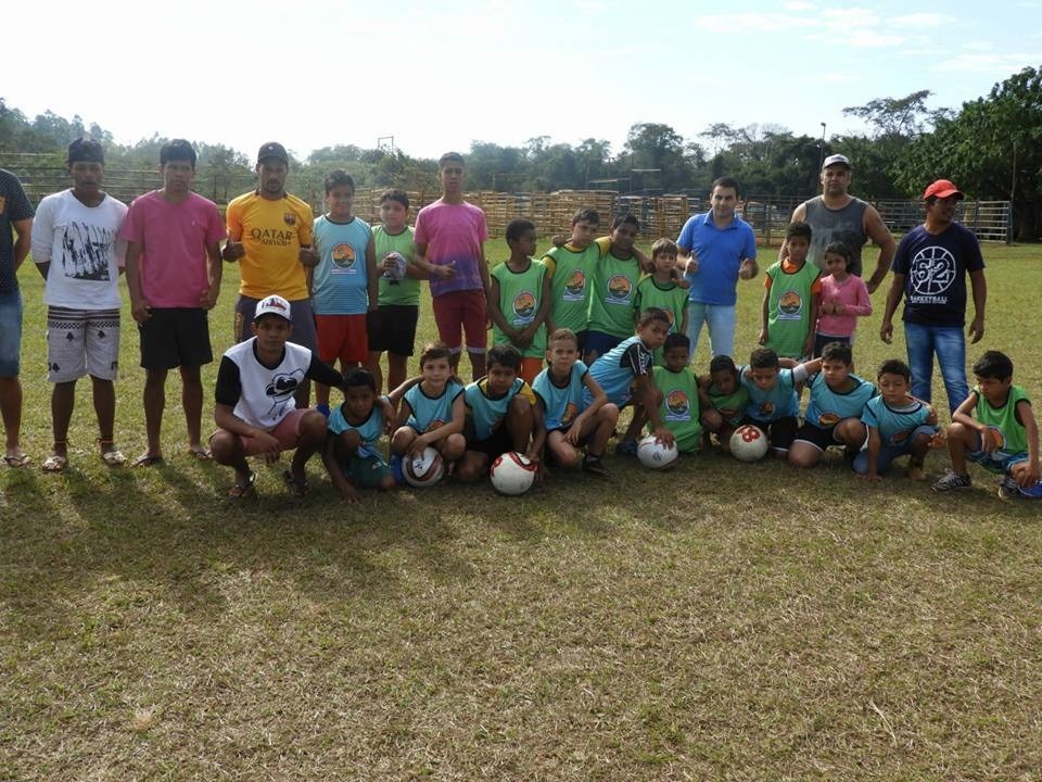 Vereador Adão inaugura escolinha de futebol de base em bairro de Rio Brilhante