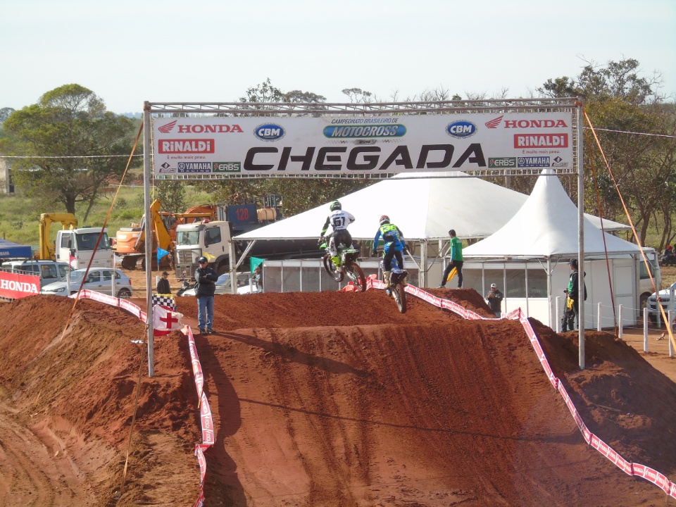 Galeria de Fotos: Campeonato Brasileiro de Moto Cross em Nova Alvorada do Sul