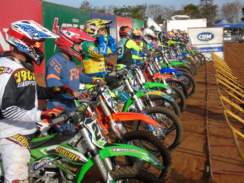 Galeria de Fotos 2: Campeonato Brasileiro de Moto Cross em Nova Alvorada do Sul