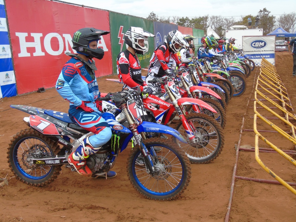 Galeria de Fotos 3: Campeonato Brasileiro de Moto Cross em Nova Alvorada do Sul