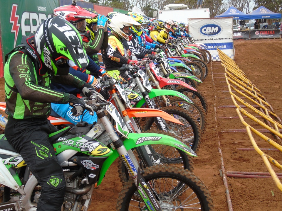 Galeria de Fotos 3: Campeonato Brasileiro de Moto Cross em Nova Alvorada do Sul