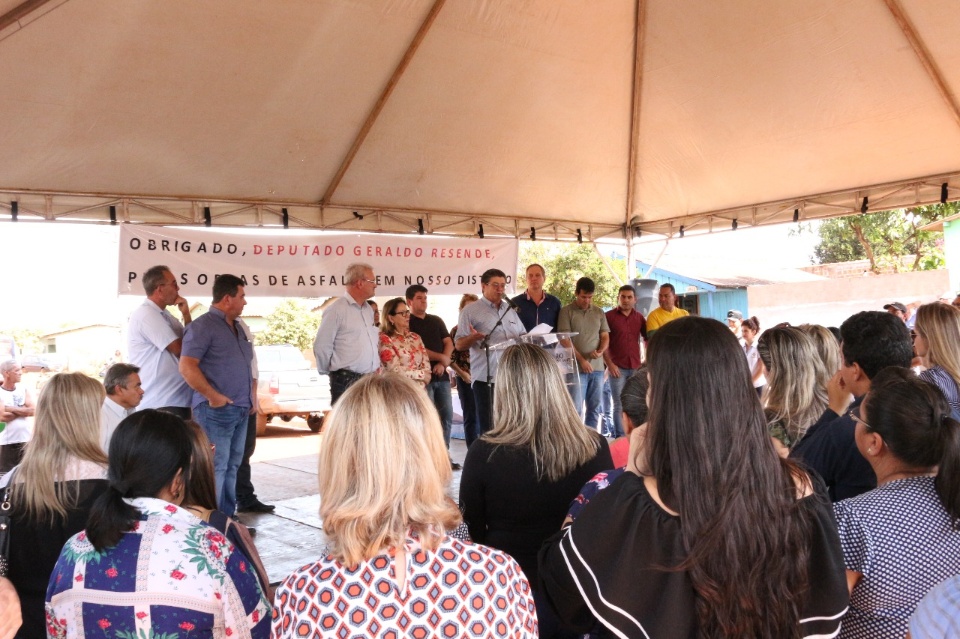 Prefeito Donato e deputado Geraldo Resende entregam obras em Prudêncio Thomaz