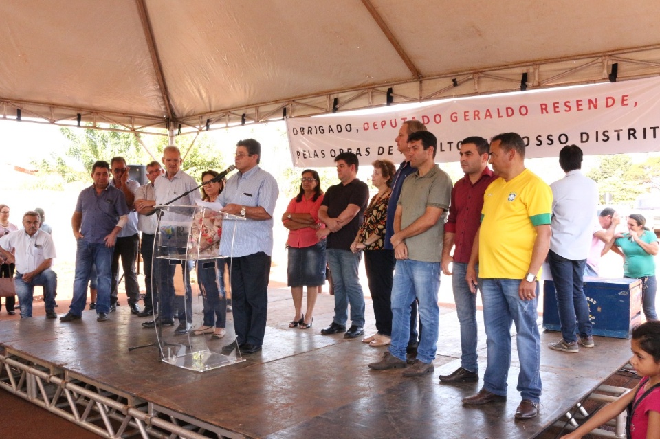 Prefeito Donato e deputado Geraldo Resende entregam obras em Prudêncio Thomaz