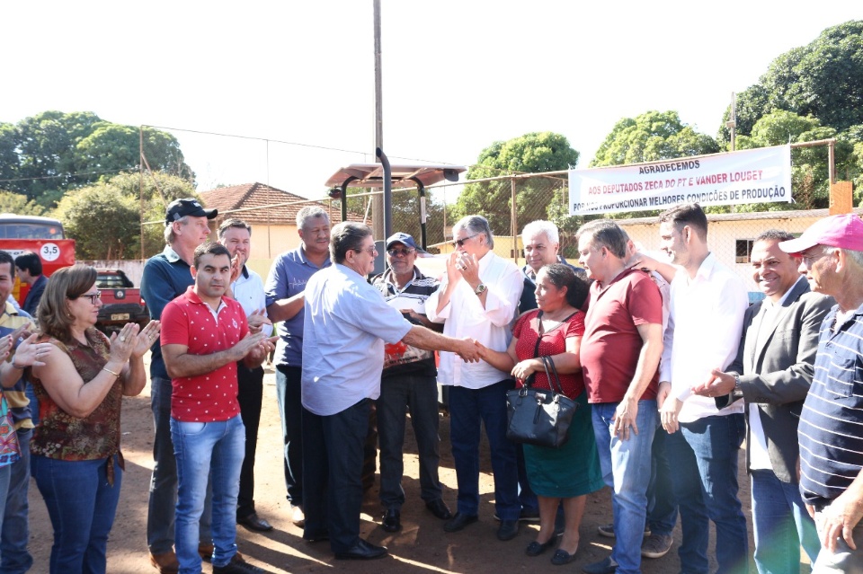 Donato entrega 2 ambulâncias para Saúde e 1 veículo para Assistência Social em Rio Brilhante