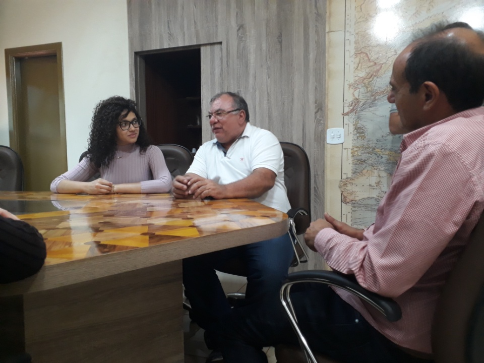 Prefeito Arlei Silva Barbosa, recebeu em seu gabinete estudantes universitários do curso de direito