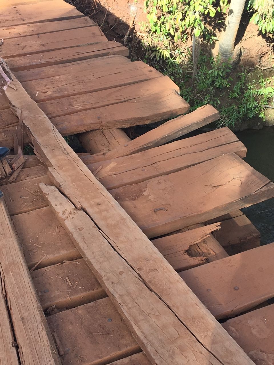 Para Vereadora Aninha, Ponte de Concreto dará mais segurança para os moradores da região da Água Encanada