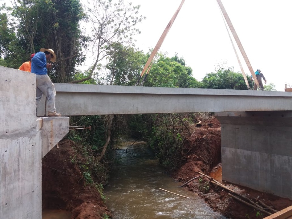 Para Vereadora Aninha, Ponte de Concreto dará mais segurança para os moradores da região da Água Encanada