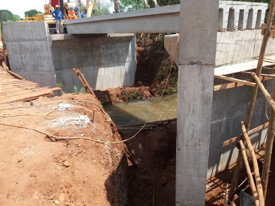 Para Vereadora Aninha, Ponte de Concreto dará mais segurança para os moradores da região da Água Encanada