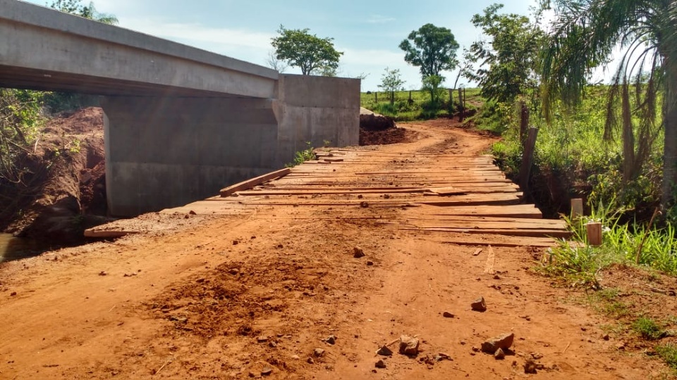 Para Vereadora Aninha, Ponte de Concreto dará mais segurança para os moradores da região da Água Encanada