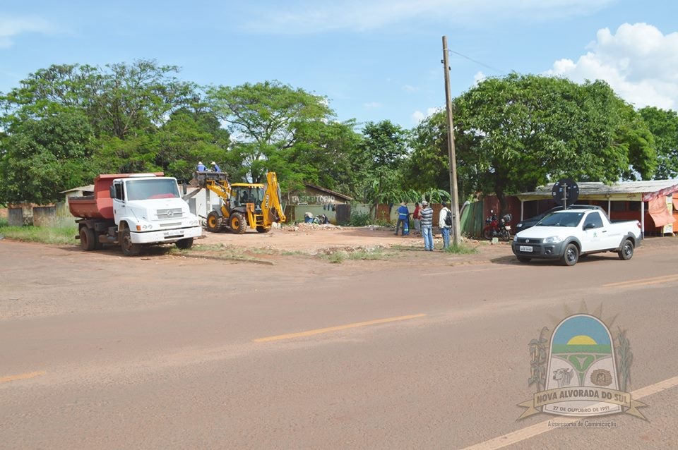 Prefeitura de Nova Alvorada do Sul dá início à demolição de prédios condenados e abandonados