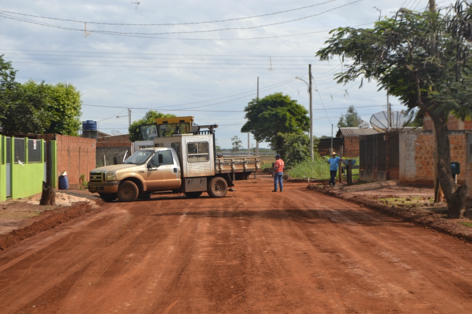 Prefeito Juvenal Neto acompanha obra de Pavimentação Prefeito Juvenal Neto acompanha obra de Pavimentação