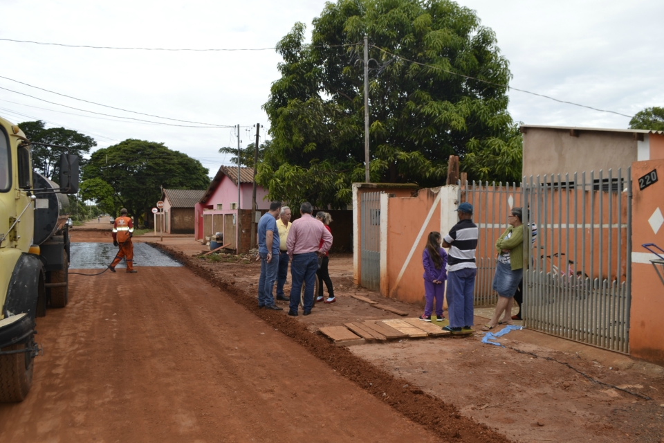 Prefeito Juvenal Neto acompanha obra de Pavimentação Prefeito Juvenal Neto acompanha obra de Pavimentação