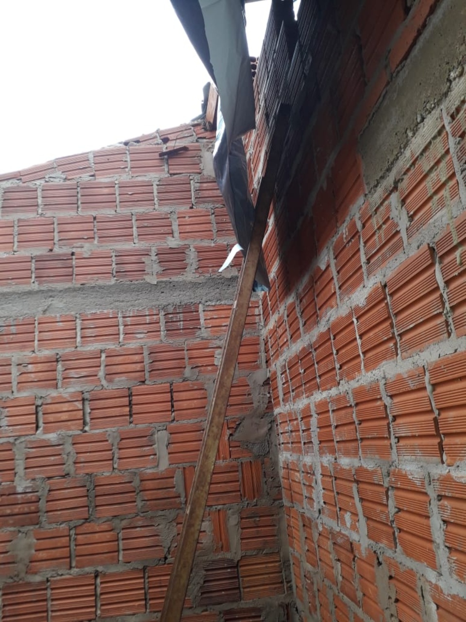 Temporal deixa rastro de destruição em Prudêncio Thomaz e Vereador mobiliza autoridades