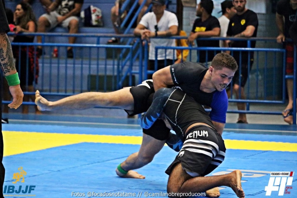 Atleta de Nova Alvorada do Sul conquista medalha de ouro em competição realizada em Santa Catarina