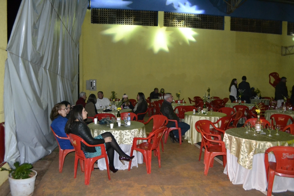 APAE promoveu jantar beneficente
