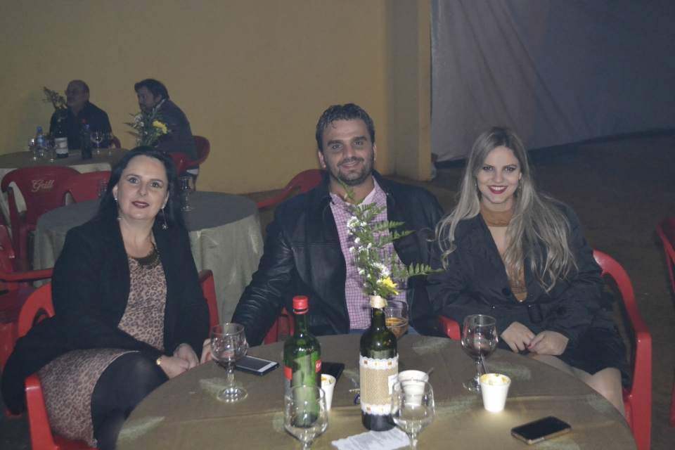 APAE promoveu jantar beneficente
