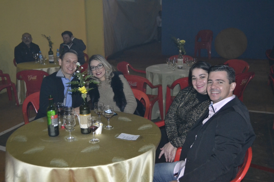 APAE promoveu jantar beneficente