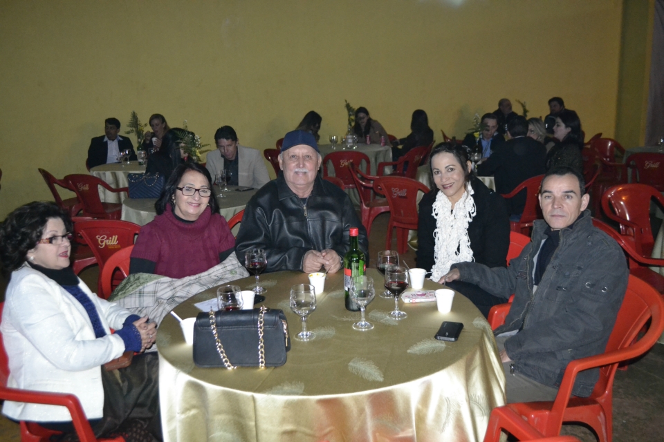 APAE promoveu jantar beneficente