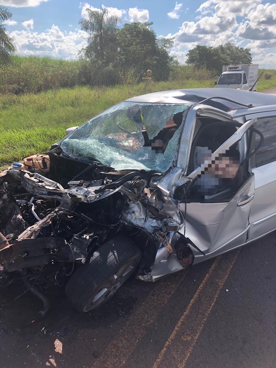Moradora de Novo Horizonte do Sul, fez carta de despedida e joga carro em camionete Moradora de Novo Horizonte do Sul, fez carta de despedida e joga carro em camionete