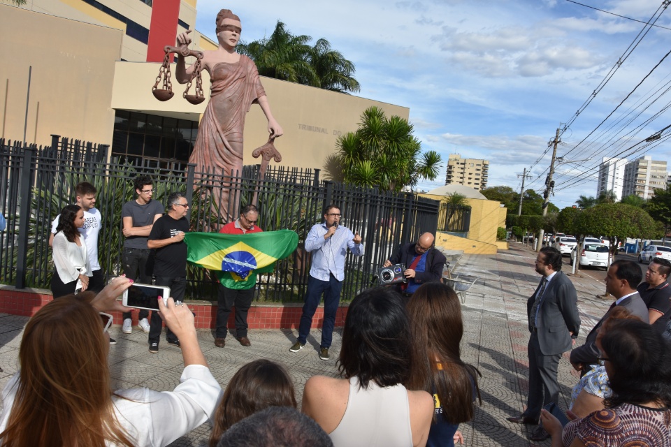 Grupo de advogados da Capital protesta contra falta de imparcialidade no Poder Judiciário