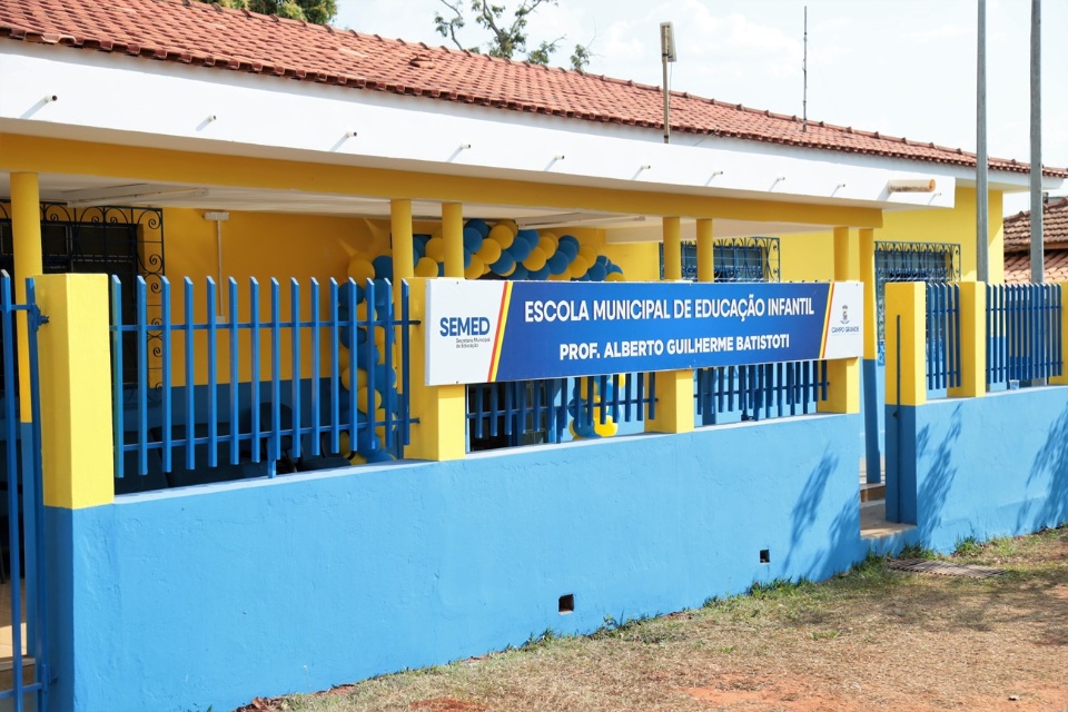 Prefeitura atende comunidade e inaugura primeira EMEI de Anhanduí Prefeitura atende comunidade e inaugura primeira EMEI de Anhanduí