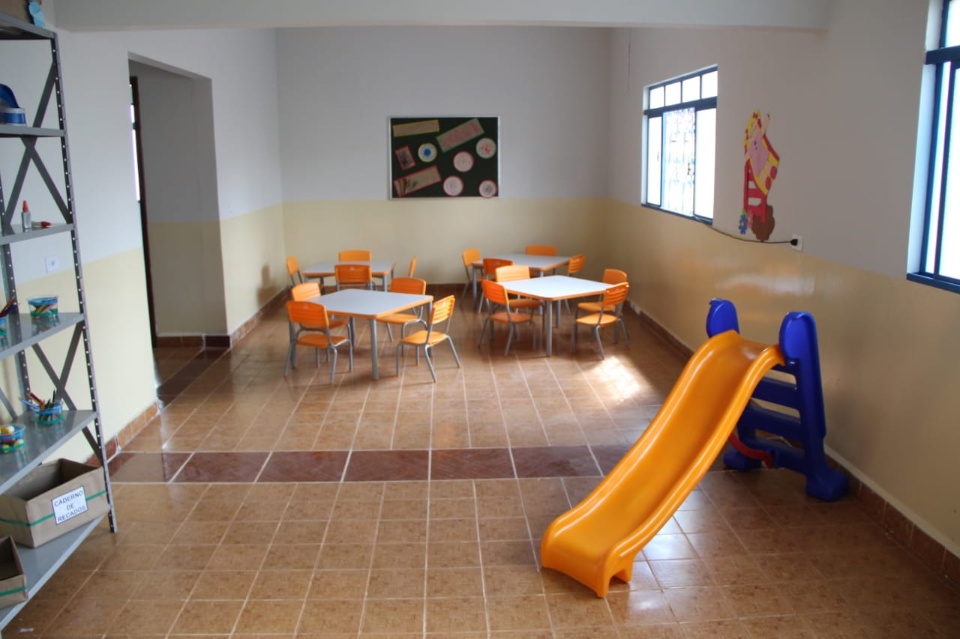 Prefeitura atende comunidade e inaugura primeira EMEI de Anhanduí Prefeitura atende comunidade e inaugura primeira EMEI de Anhanduí