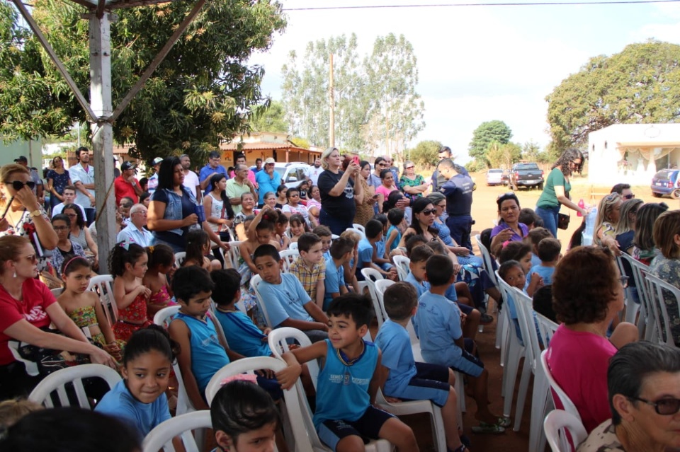 Prefeitura atende comunidade e inaugura primeira EMEI de Anhanduí Prefeitura atende comunidade e inaugura primeira EMEI de Anhanduí