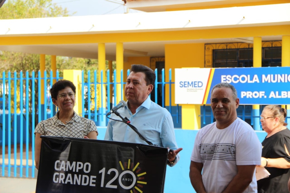 Prefeitura atende comunidade e inaugura primeira EMEI de Anhanduí Prefeitura atende comunidade e inaugura primeira EMEI de Anhanduí