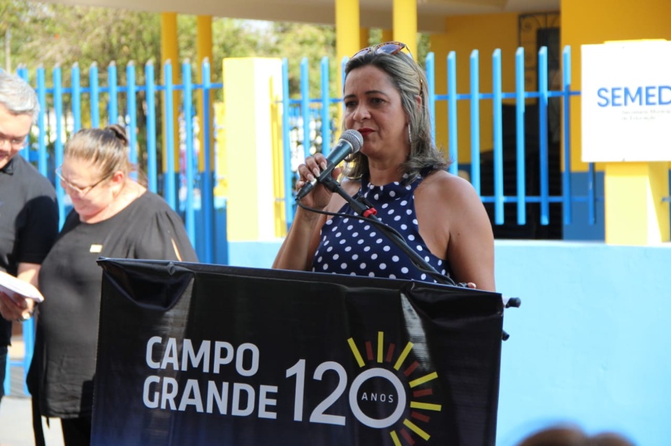 Prefeitura atende comunidade e inaugura primeira EMEI de Anhanduí Prefeitura atende comunidade e inaugura primeira EMEI de Anhanduí