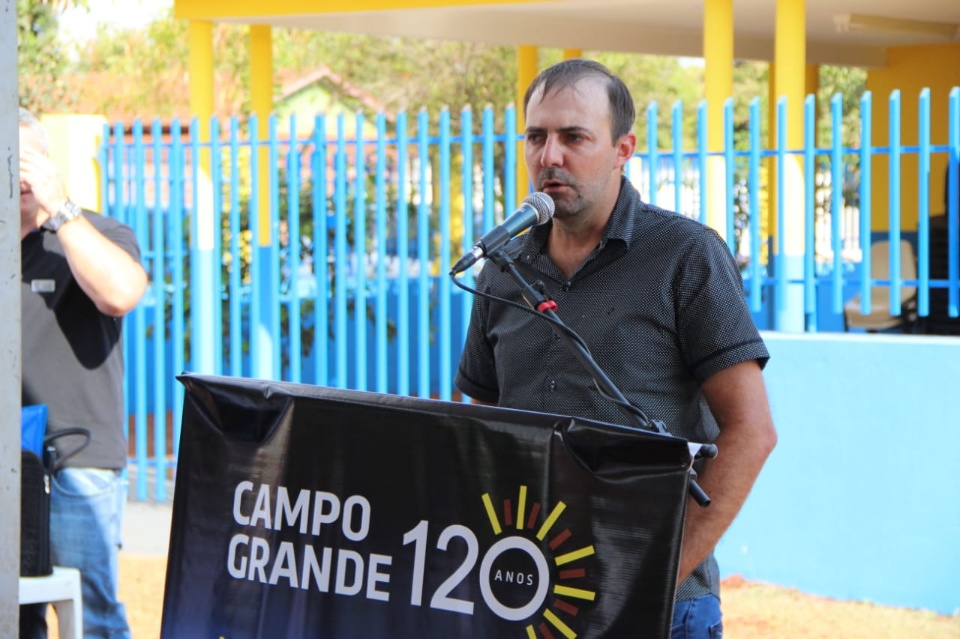 Prefeitura atende comunidade e inaugura primeira EMEI de Anhanduí Prefeitura atende comunidade e inaugura primeira EMEI de Anhanduí