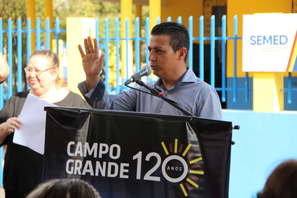 Prefeitura atende comunidade e inaugura primeira EMEI de Anhanduí Prefeitura atende comunidade e inaugura primeira EMEI de Anhanduí