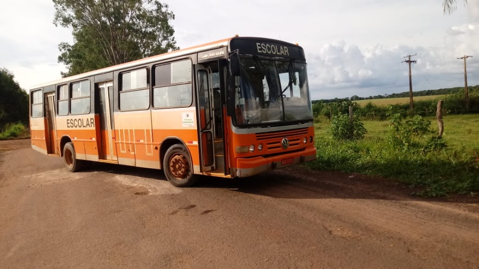 Transporte escolar de Bandeirantes põe em risco a vida de estudantes