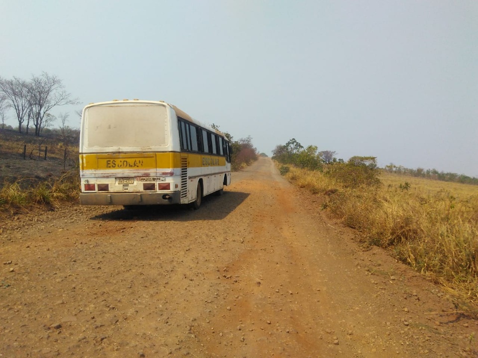 Transporte escolar de Bandeirantes põe em risco a vida de estudantes