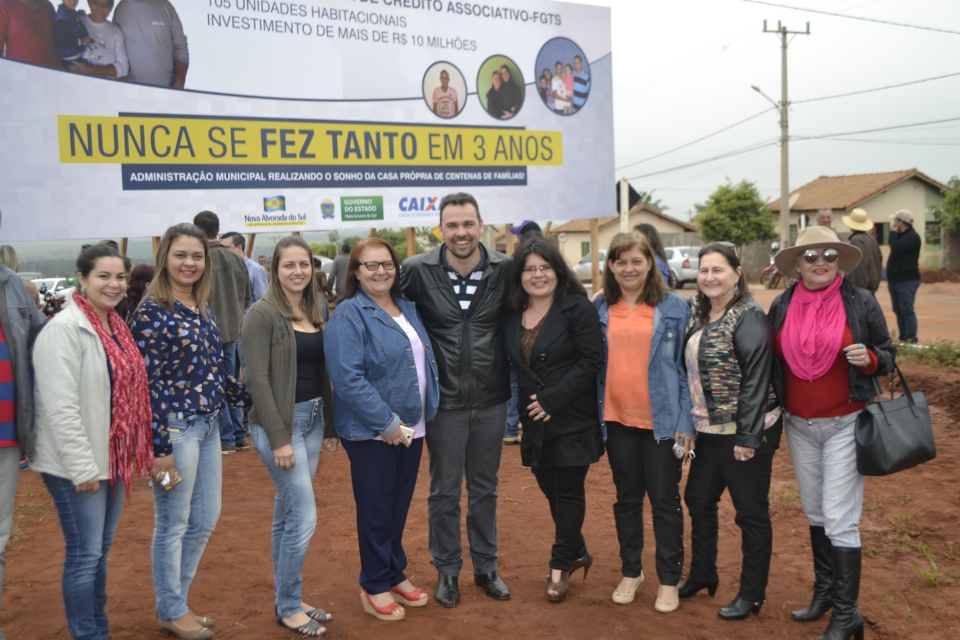 Prefeito Juvenal Neto faz lançamento de 105 casas Prefeito Juvenal Neto faz lançamento de 105 casas