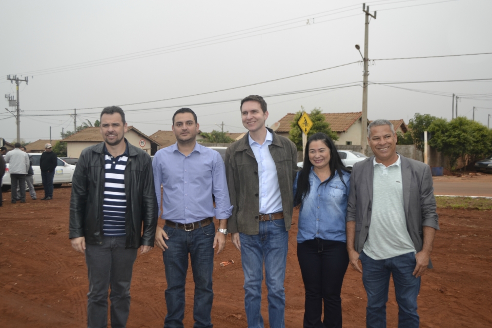 Prefeito Juvenal Neto faz lançamento de 105 casas Prefeito Juvenal Neto faz lançamento de 105 casas