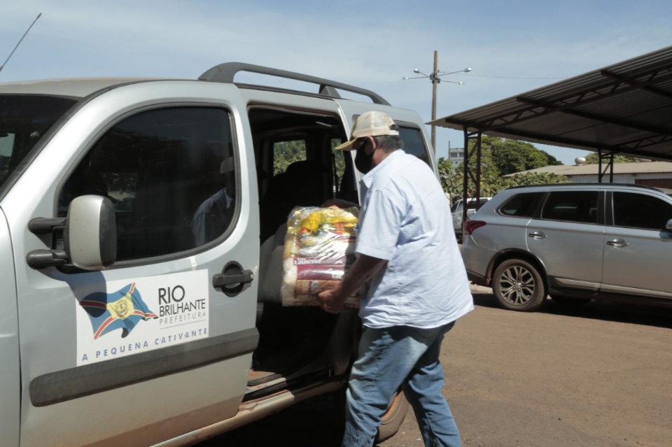 Multas por terrenos sujos são transformadas em cestas básicas para população de Rio Brilhante