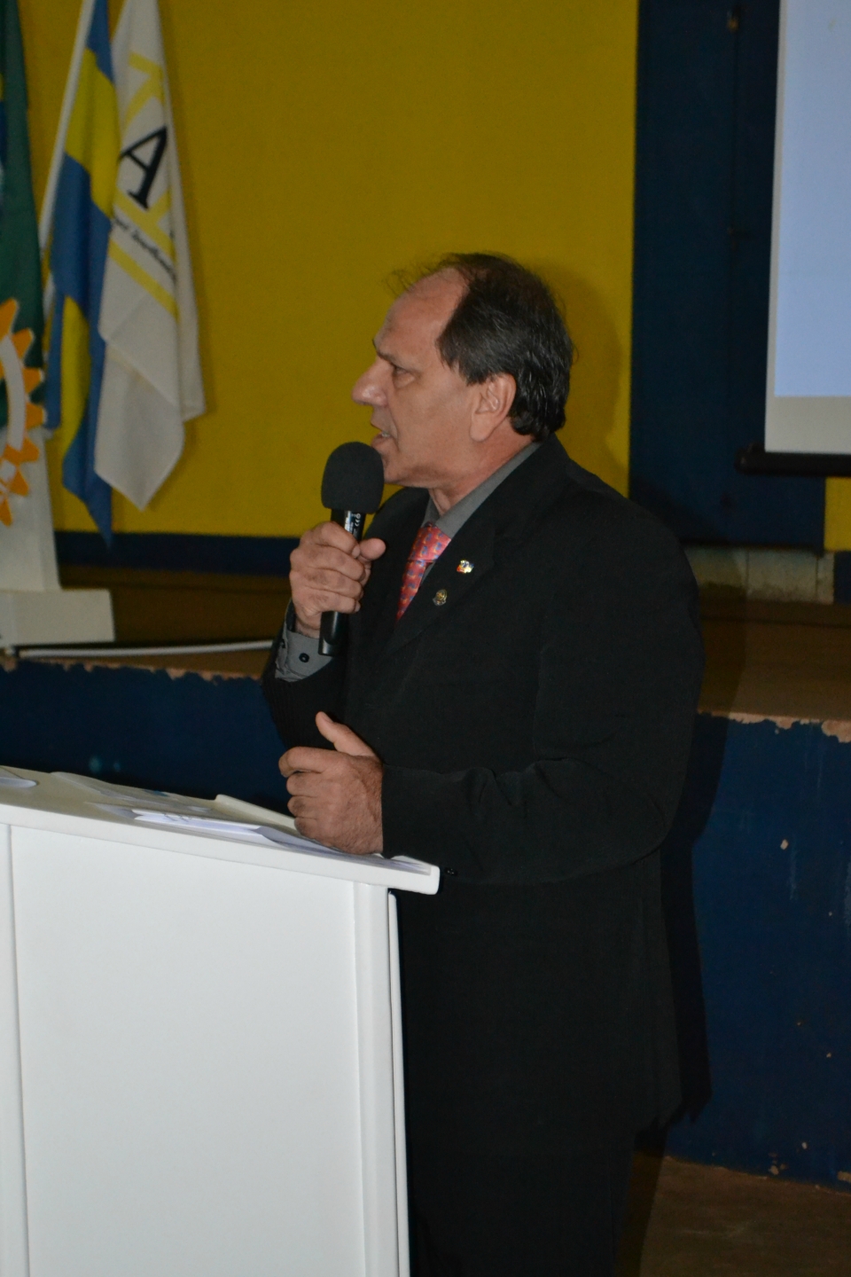 Claudir Luiz Bruneto assume a presidência do Rotary Club