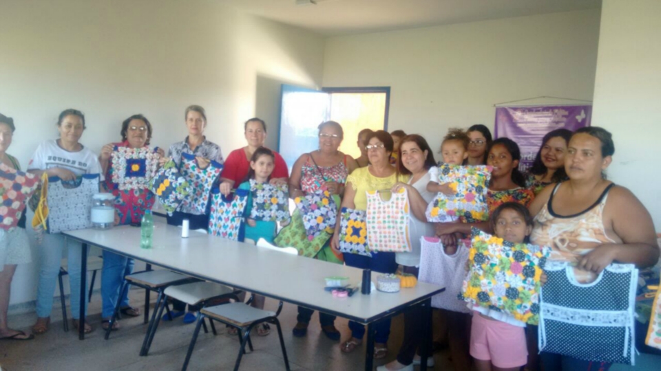 CPPM realiza curso de almofadas e porta-pratos em Nova Alvorada do Sul CPPM realiza curso de almofadas e porta-pratos em Nova Alvorada do Sul