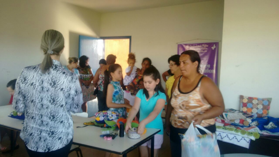 CPPM realiza curso de almofadas e porta-pratos em Nova Alvorada do Sul