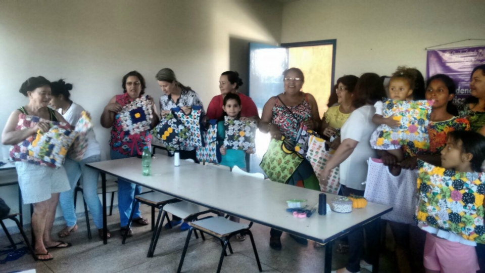 CPPM realiza curso de almofadas e porta-pratos em Nova Alvorada do Sul CPPM realiza curso de almofadas e porta-pratos em Nova Alvorada do Sul