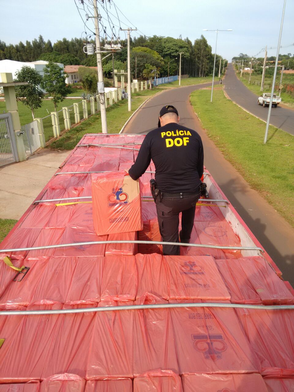 DOF apreende carga de cigarro avaliada em mais de 2 milhões de reais