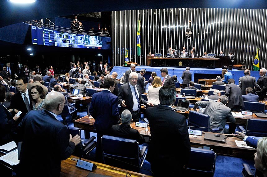 PEC que restringe gastos públicos é aprovada e vai a promulgação