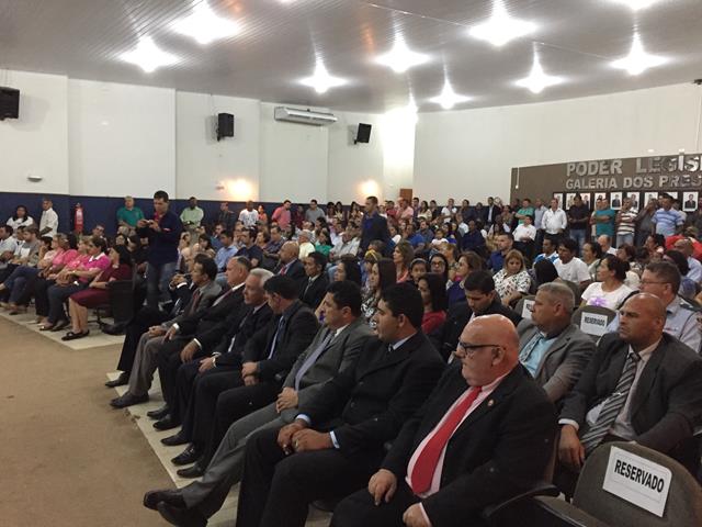 Solenidade de diplomação dos eleitos superlota câmara municipal de Nova Alvorada do Sul