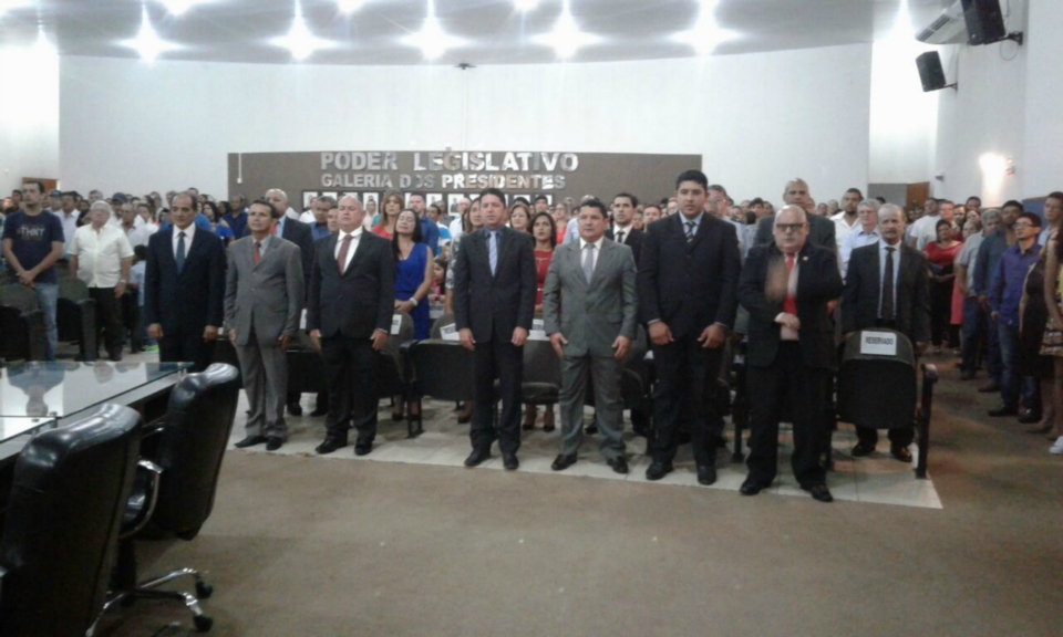 Solenidade de diplomação dos eleitos superlota câmara municipal de Nova Alvorada do Sul