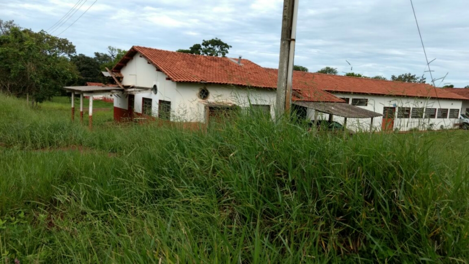 Prefeito Arlei encontra descaso com patrimônio público