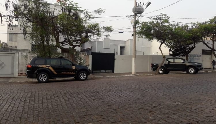 Polícia Federal cumpre mandados contra fraude em licitação na Prefeitura de Corumbá Polícia Federal cumpre mandados contra fraude em licitação na Prefeitura de Corumbá